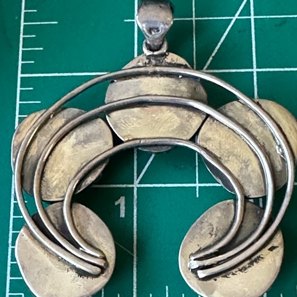 Sleeping beauty Southwestern naja sterling silver pendant - Picture 5 of 10